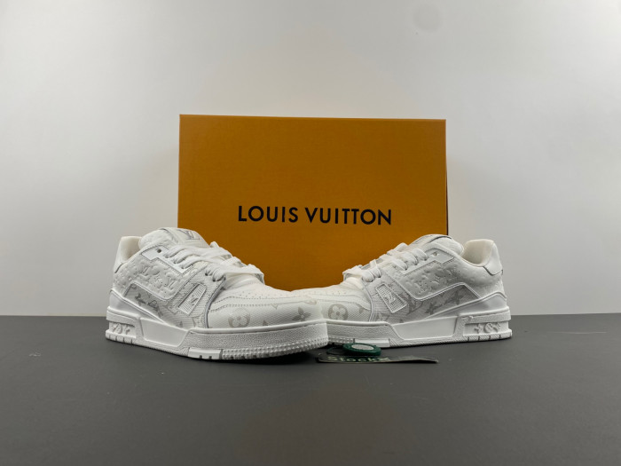 L0VT SNEAKER