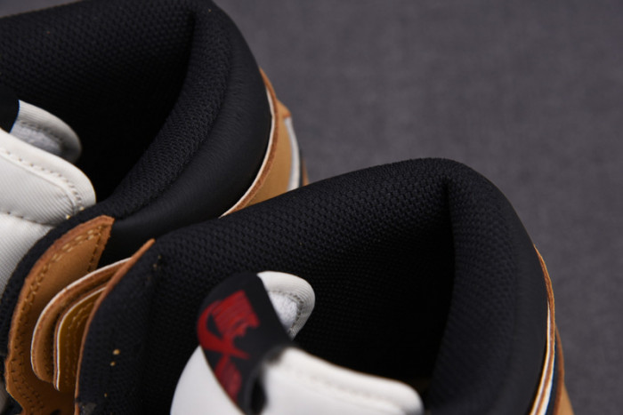 AIR JORDAN 1 RETRO HIGH OG ROY 555088-700