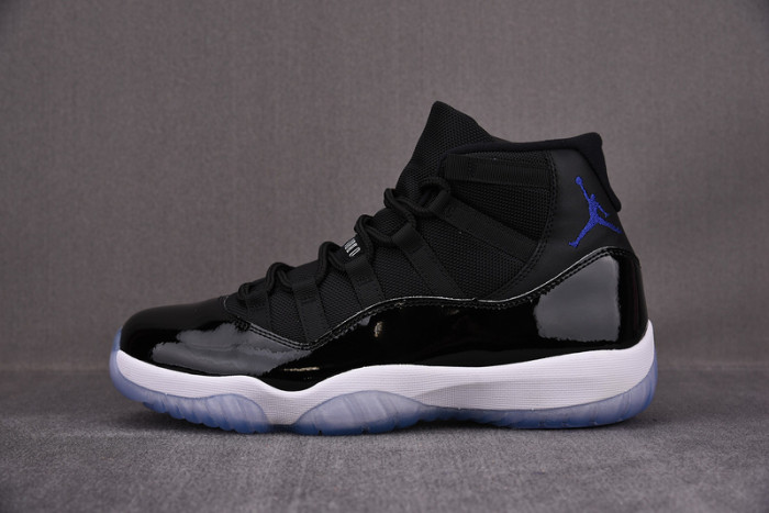 AIR JORDAN 11 RETRO 